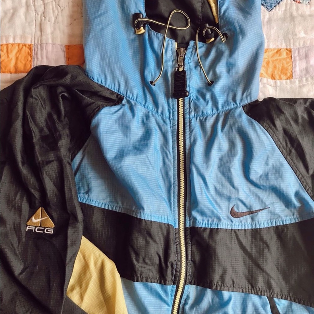 vintage nike wind breaker